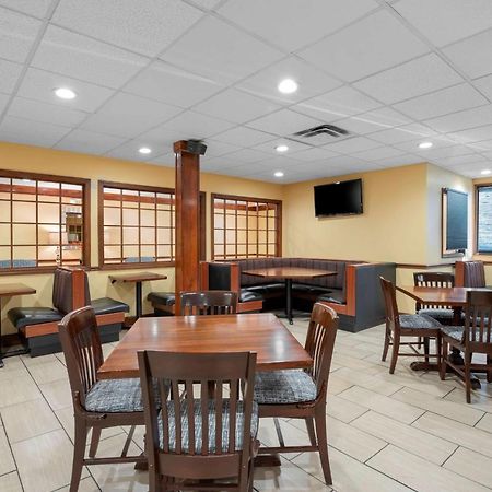 Best Western Louisville East Inn & Suites Exterior photo