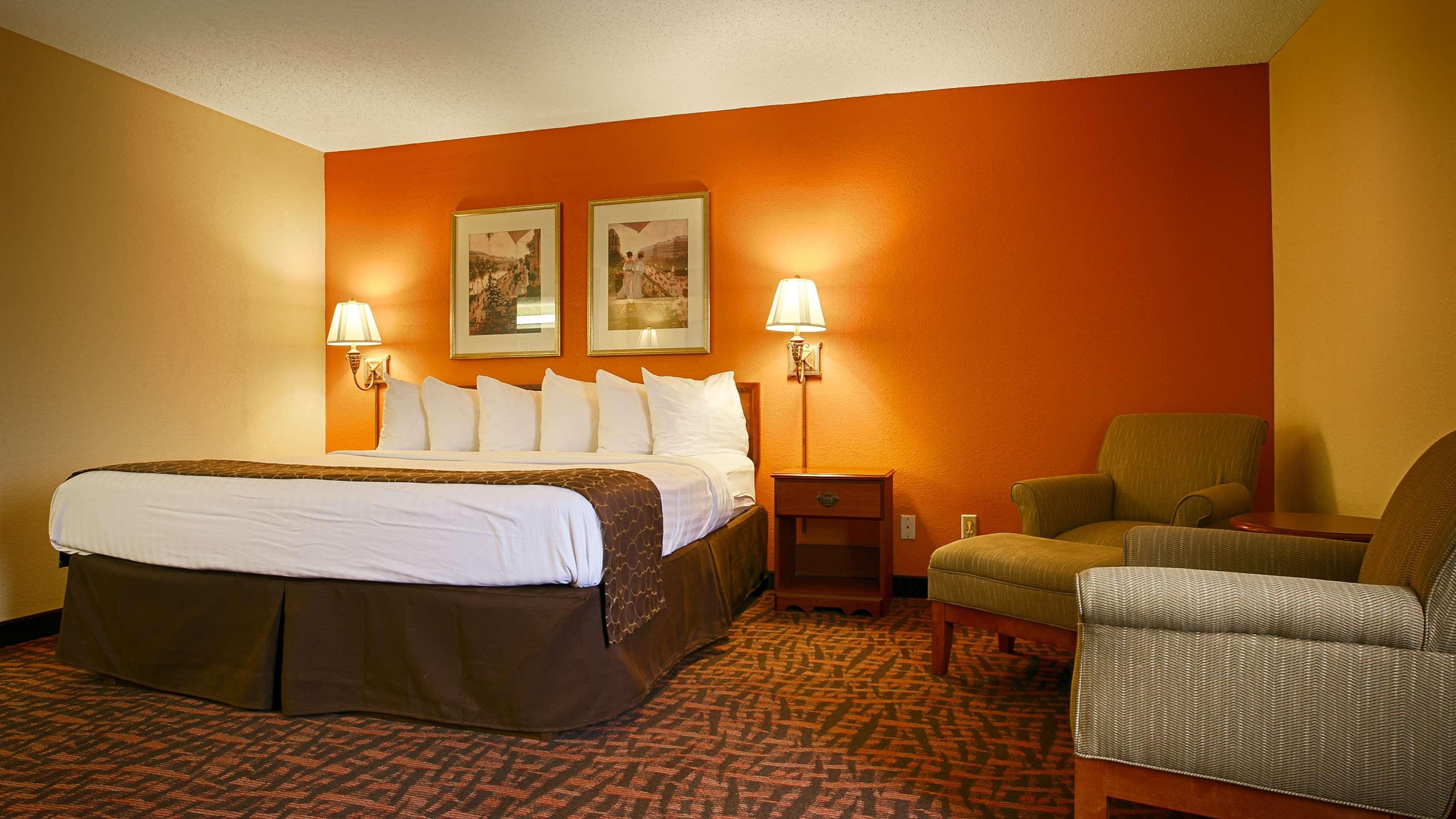 Best Western Louisville East Inn & Suites Exterior photo