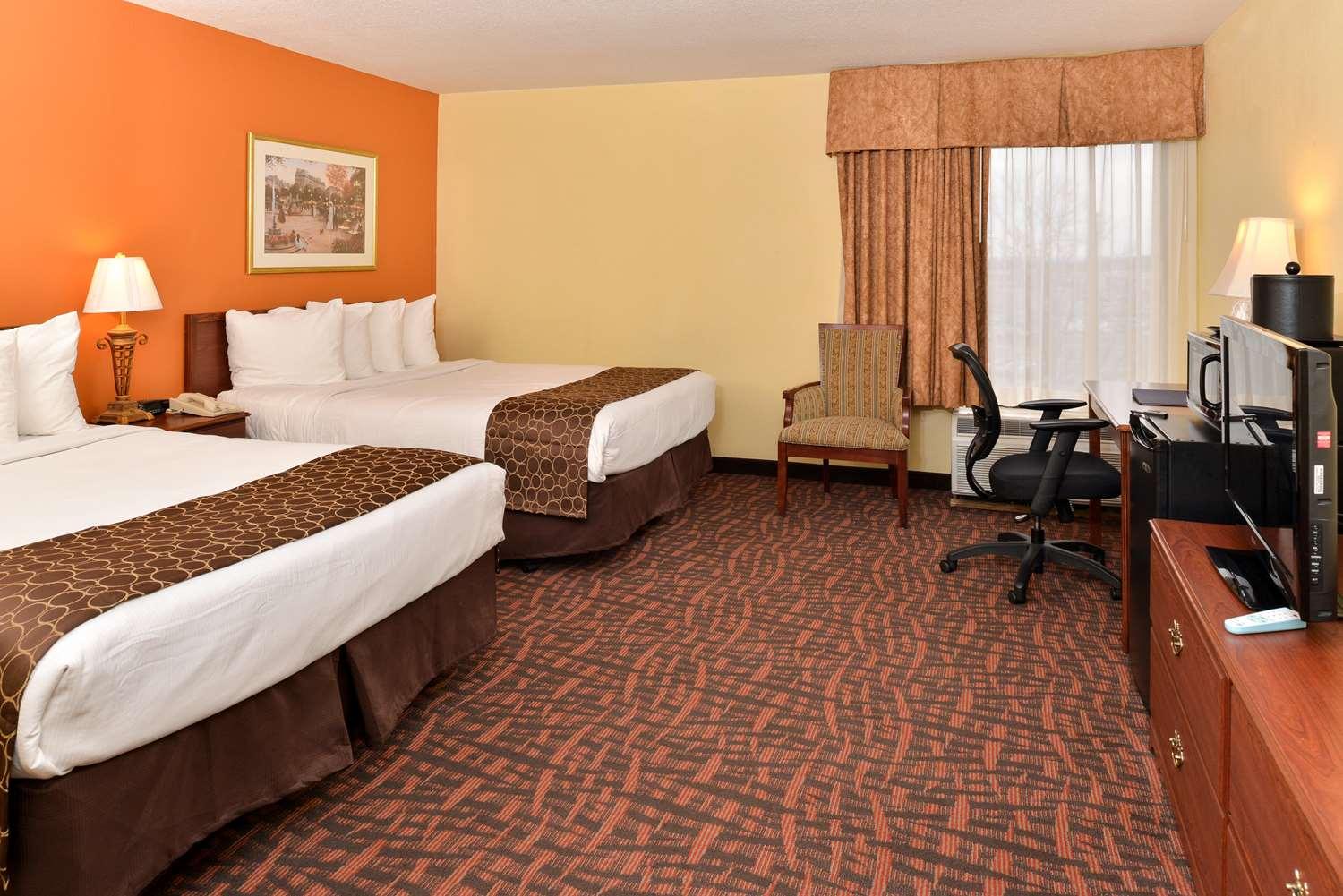 Best Western Louisville East Inn & Suites Exterior photo