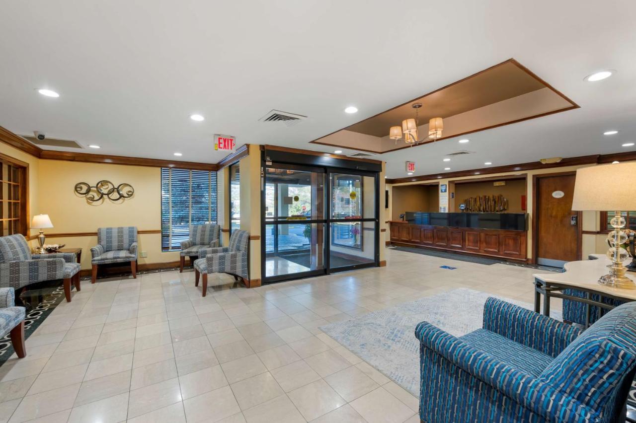 Best Western Louisville East Inn & Suites Exterior photo