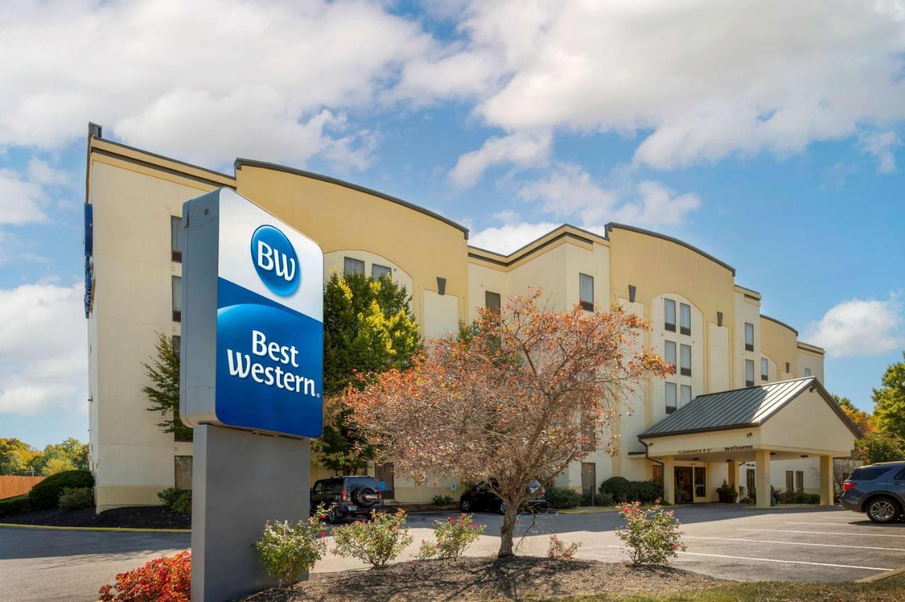 Best Western Louisville East Inn & Suites Exterior photo