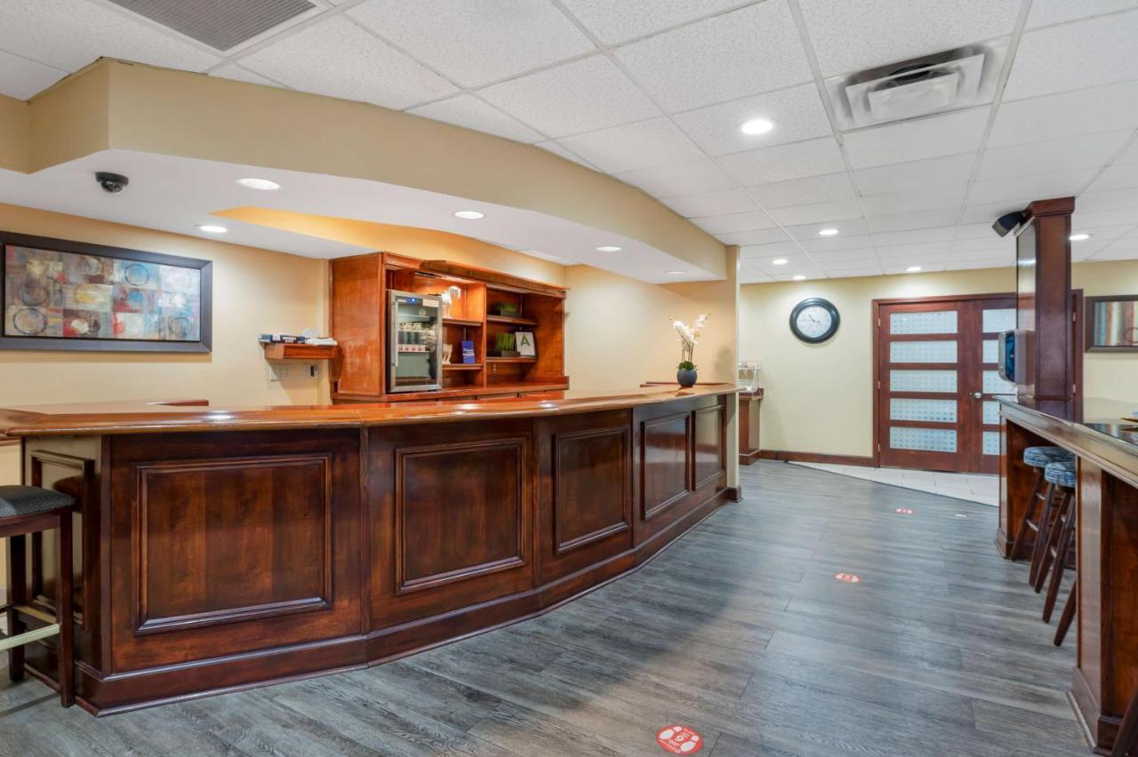 Best Western Louisville East Inn & Suites Exterior photo