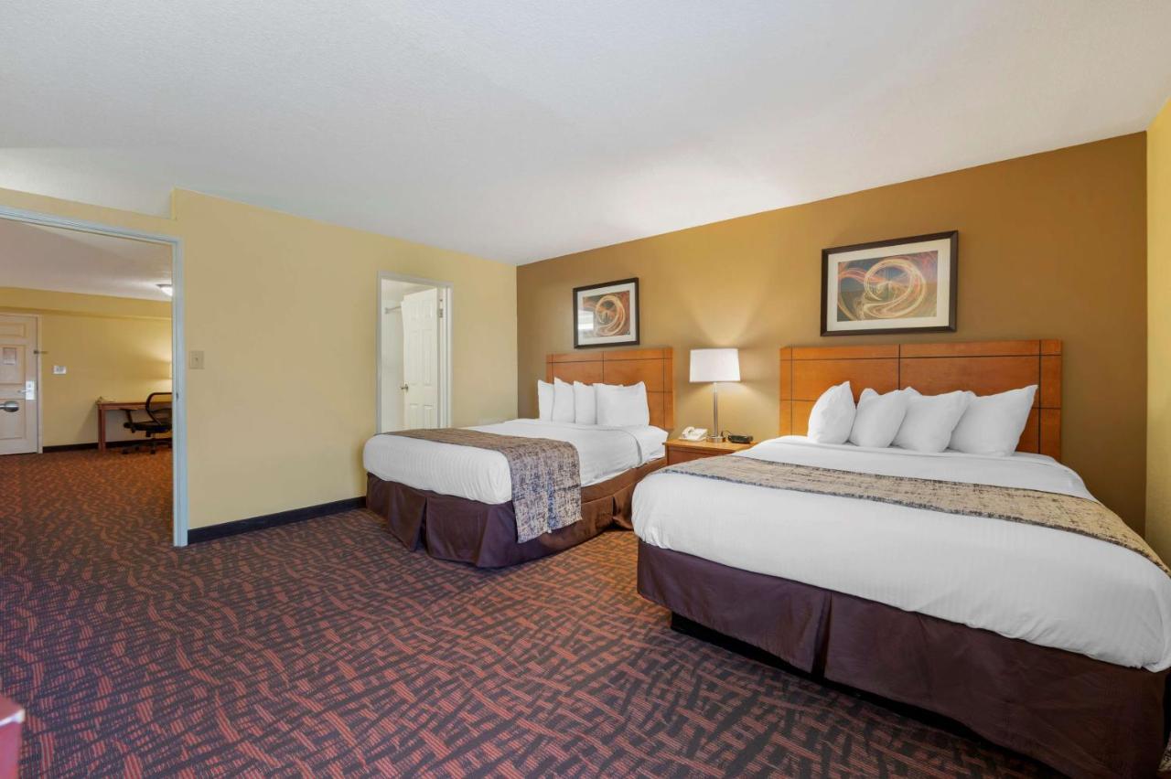 Best Western Louisville East Inn & Suites Exterior photo