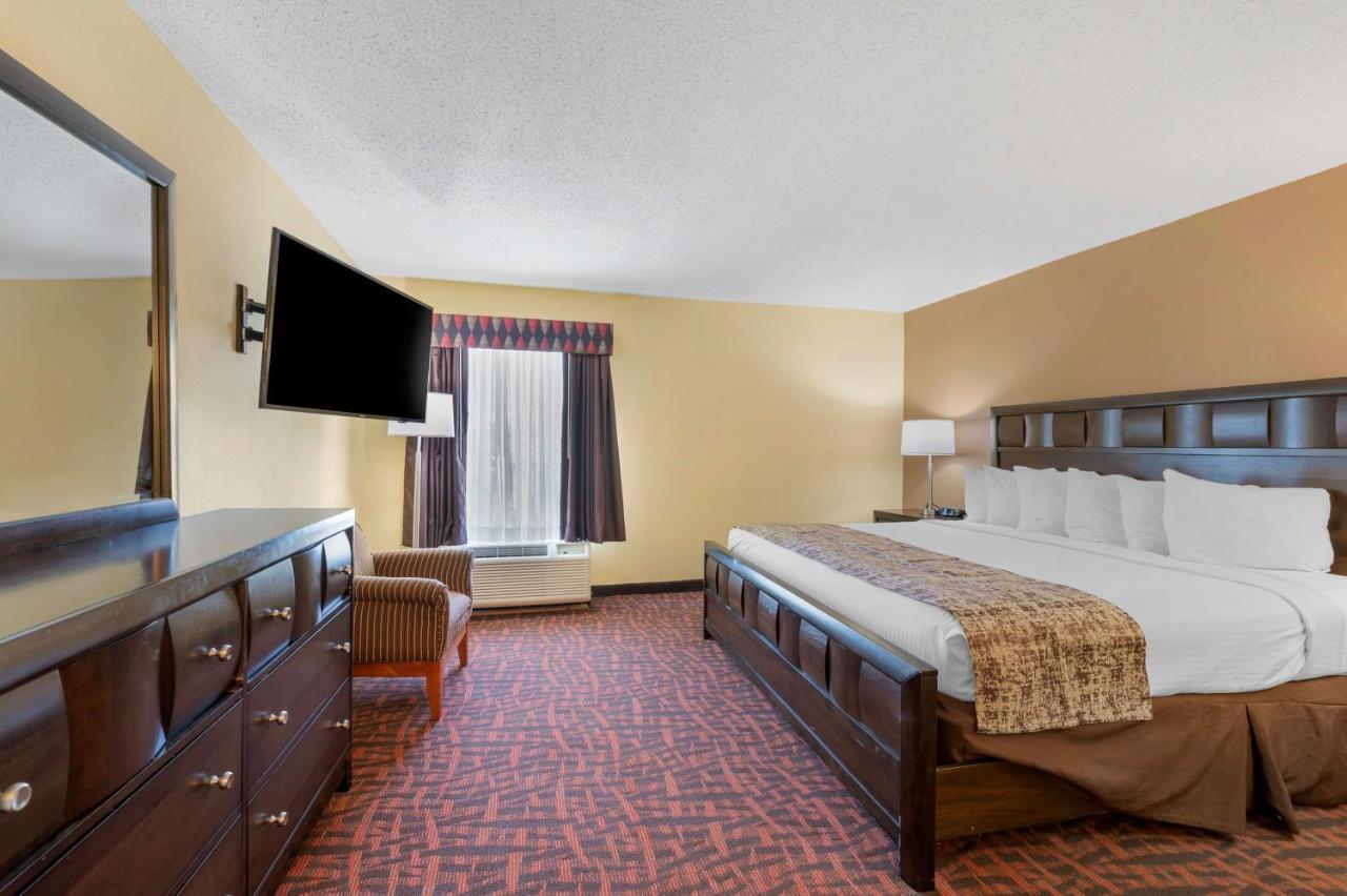 Best Western Louisville East Inn & Suites Exterior photo