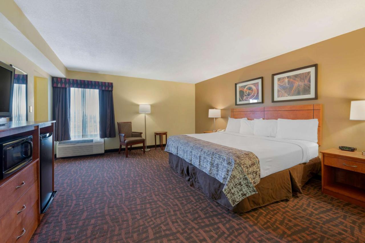 Best Western Louisville East Inn & Suites Exterior photo