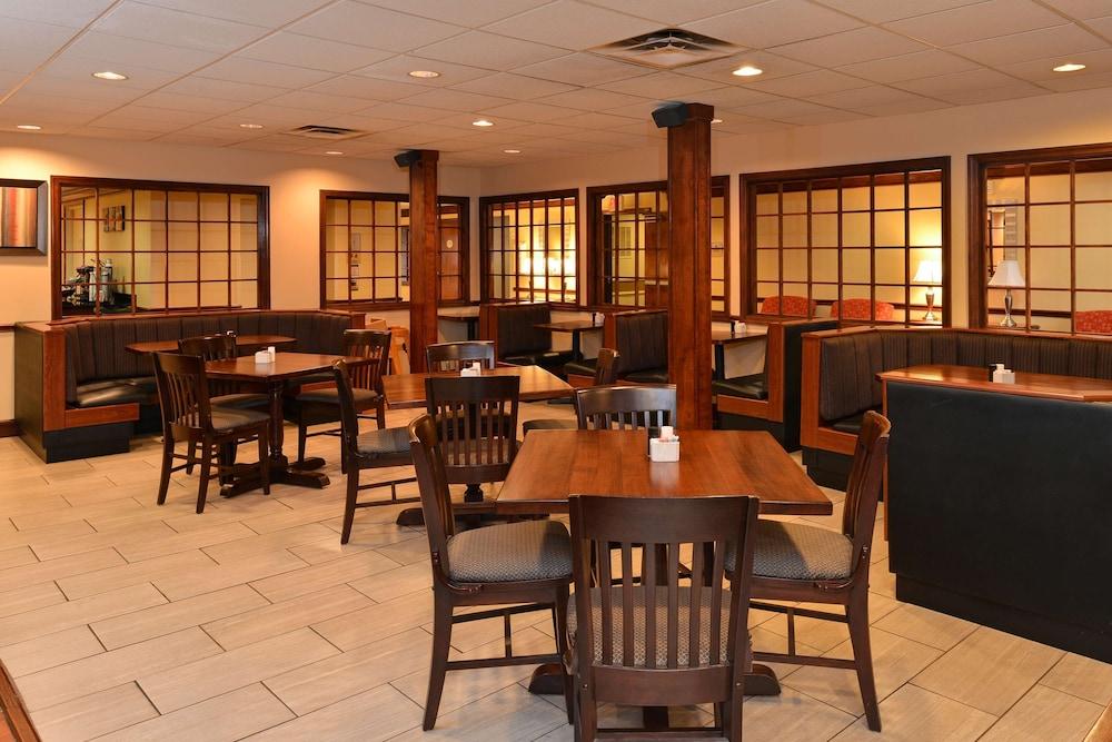 Best Western Louisville East Inn & Suites Exterior photo