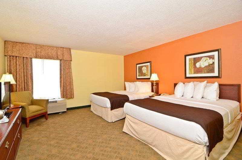 Best Western Louisville East Inn & Suites Exterior photo